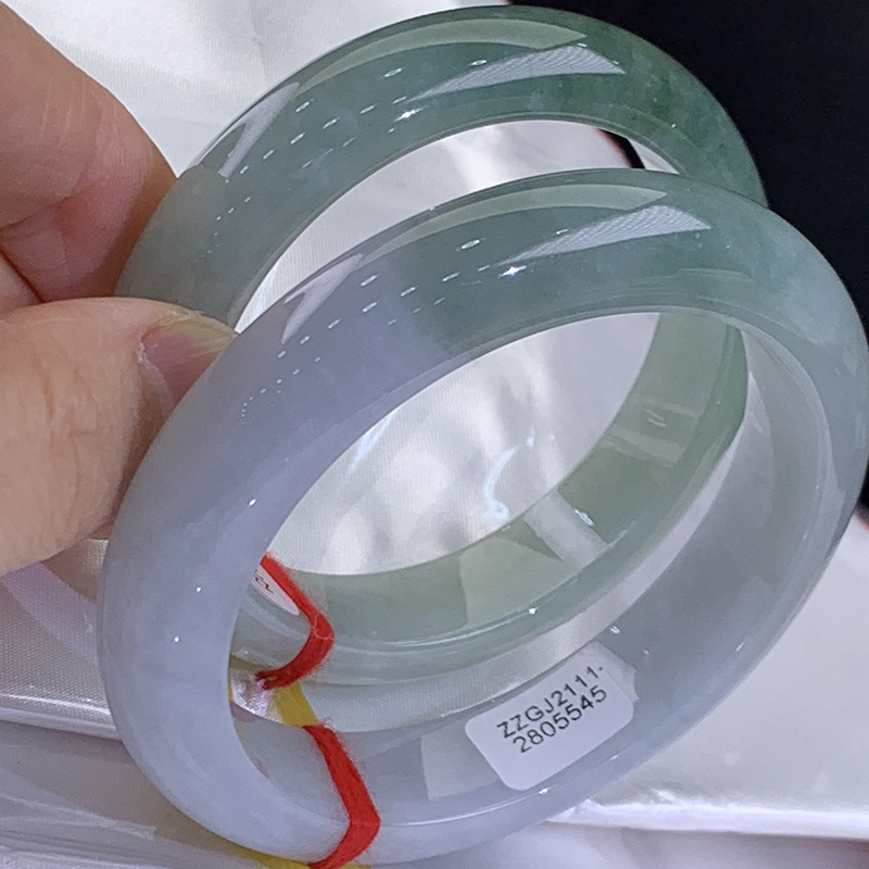 سوار من اليشم الميانماري للنسا - مراجعة Bracelets وسعره